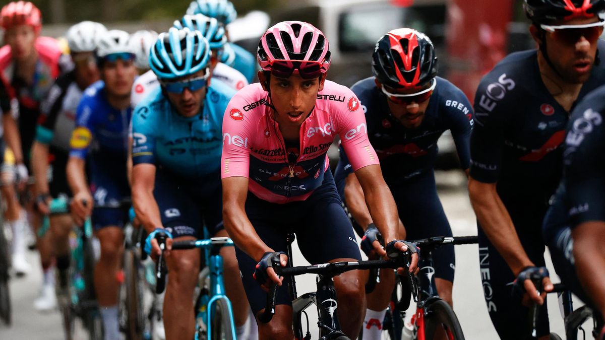 Egan Bernal (Rosa Trikot) auf der 20. Etappe des Giro d'Italia 2021