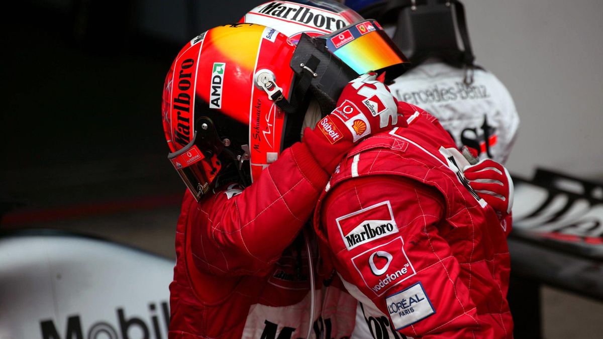 Rubens Barrichello tröstet Michael Schumacher