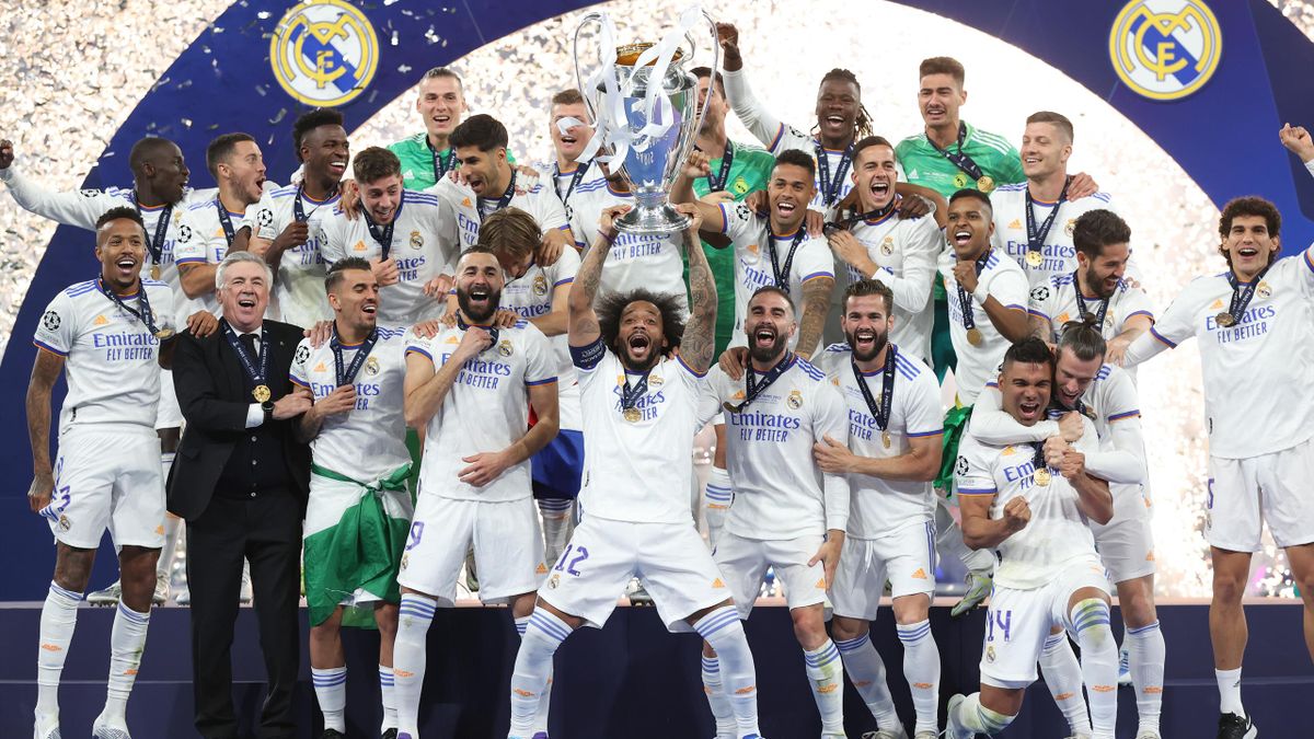 I giocatori del Real Madrid celebrano la vittoria della 14a Champions League