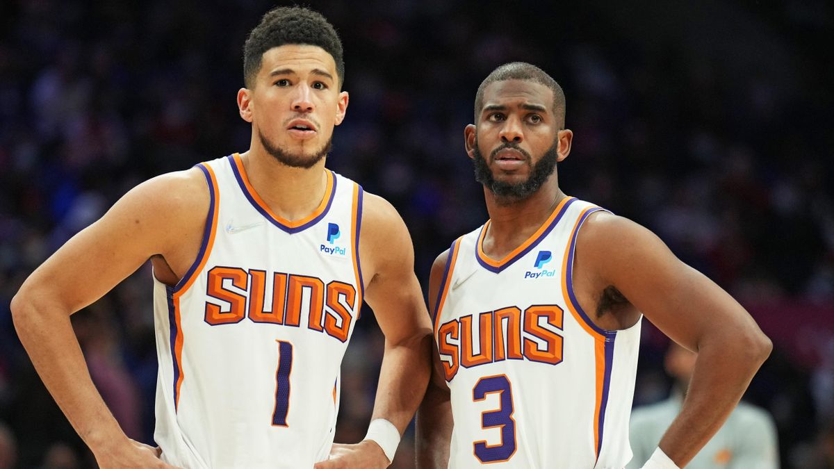 Devin Booker e Chris Paul dei Phoenix Suns, la miglior squadra NBA 2021-22
