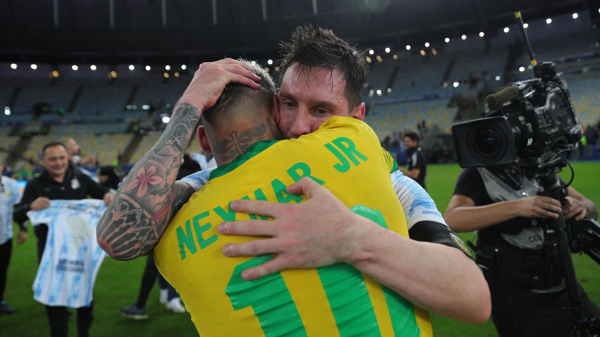 Neymar da Silva (Brasil) y Leo Messi (Argentina), tras la final de la Copa América 2021