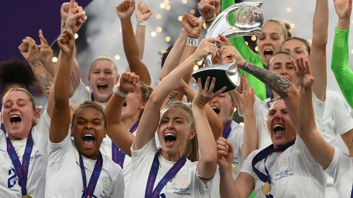 England's players celebrate after their win in the UEFA Women's Euro 2022