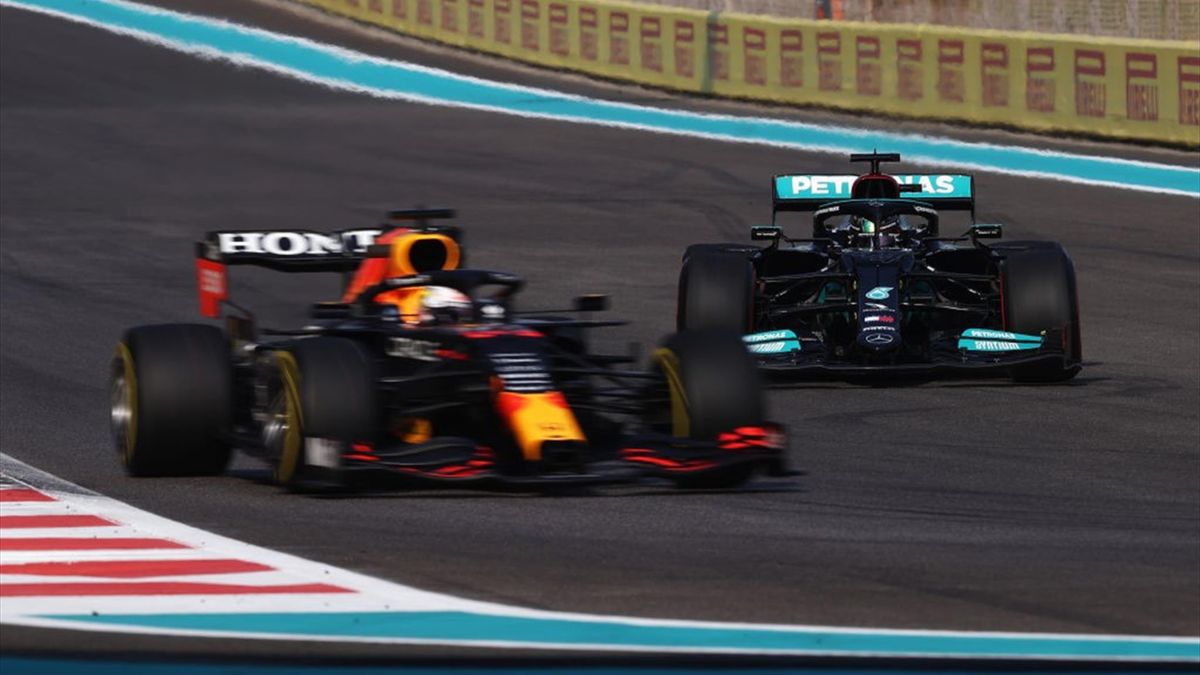 Max Verstappen e Lewis Hamilton durante le libere 3 del GP di Abu Dhabi di Formula 1 - Mondiale 2021