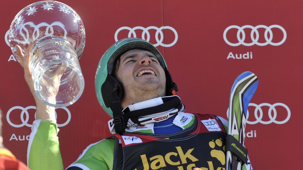 Win Puts Neureuther Into Slalom Lead With One World Cup Race Left Eurosport 