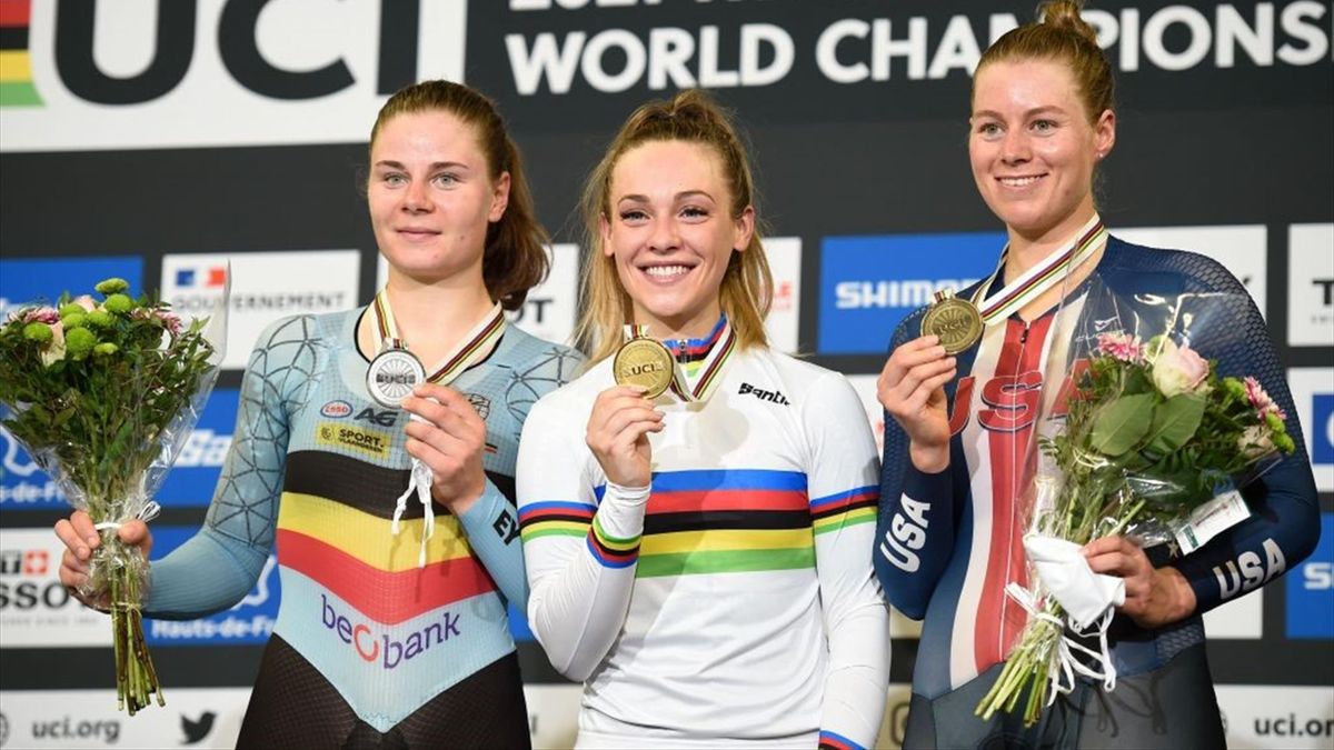 Letizia Paternoster sul podio di Roubaix con Jennifer Valente e Lotte Kopecky dopo la Corsa ad eliminazione - Ciclismo su pista Mondiali 2021