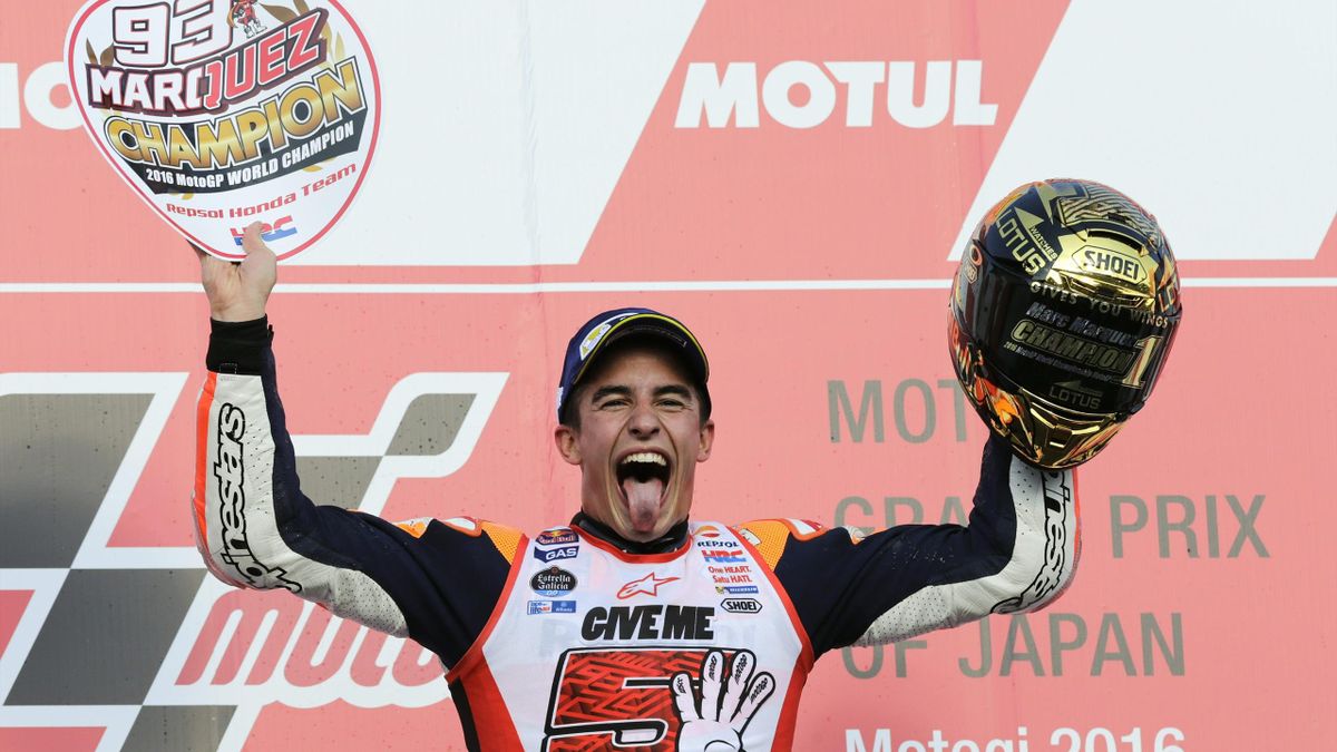 Marc Márqez celebrando su título de campeón del mundo de MotoGP 2016 en Motegi