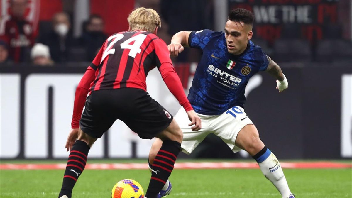 Il duello Lautaro Martinez-Kjaer in Milan-Inter - Serie A 2021/2022