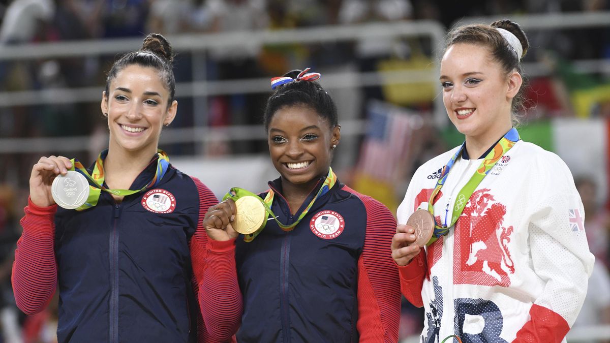 Olympics Rio 16 Simone Biles Claims Fourth Gold With Floor Routine Gb S Amy Tinkler In Bronze Eurosport