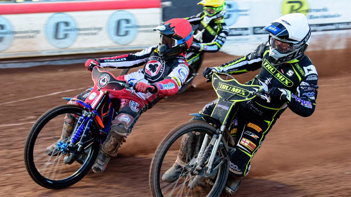 Troy Batchelor (White) inside Brady Kurtz (Red) during the SGB Premiership match between Belle Vue Aces and Ipswich Witches at the National Speedway Stadium, Manchester on Monday 8th August 2022