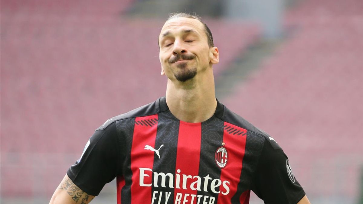 Zlatan Ibrahimovic of AC Milan shows his dejection during the Serie A match between AC Milan and UC Sampdoria at Stadio Giuseppe Meazza on April 03, 2021 in Milan