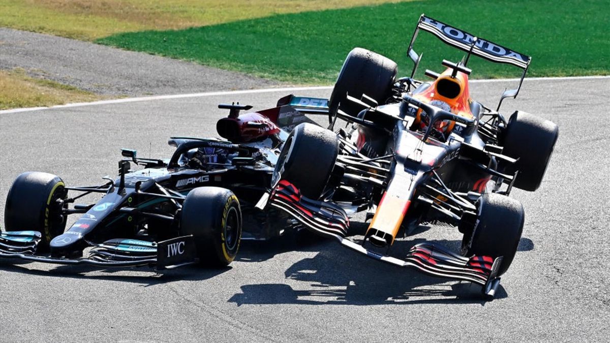 Max Verstappen (Red Bull) et Lewis Hamilton (Mercedes) au Grand Prix d'Italie 2021