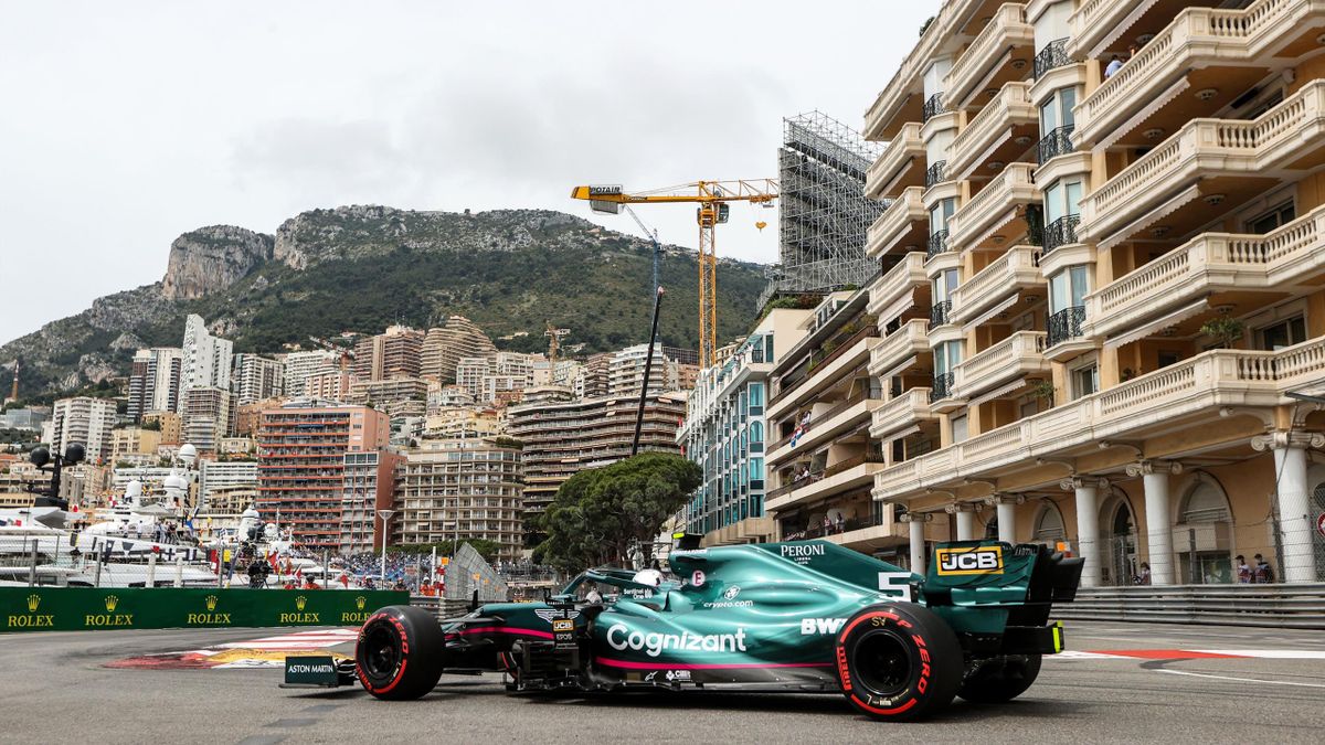 Sebastian Vettel im Aston Martin auf dem prestigeträchtigen Stadtkurs in Monaco