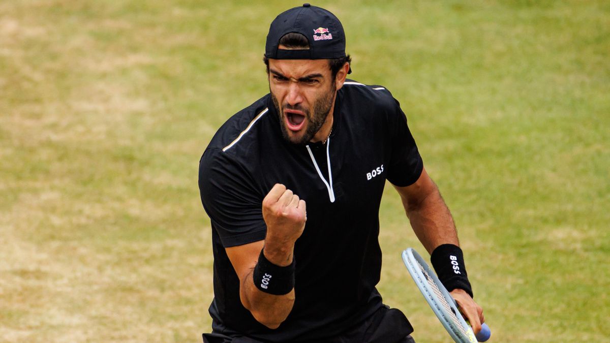 Matteo Berrettini moved a step closer to retaining his Cinch Championships title after progressing past Botic van de Zandschulp 6-4 6-3 in the semi-finals.
