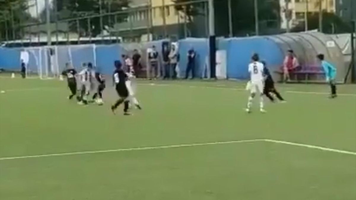 Роналду-младший показал бате, как нужно забивать - малыш ...