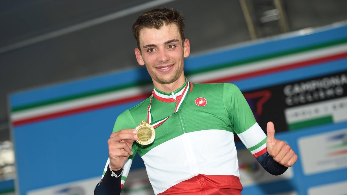 Matteo Sobrero con la maglia tricolore dopo la vittoria ai campionati nazionali a cronometro di Faenza 2021 - Imago pub not in FRAxNED