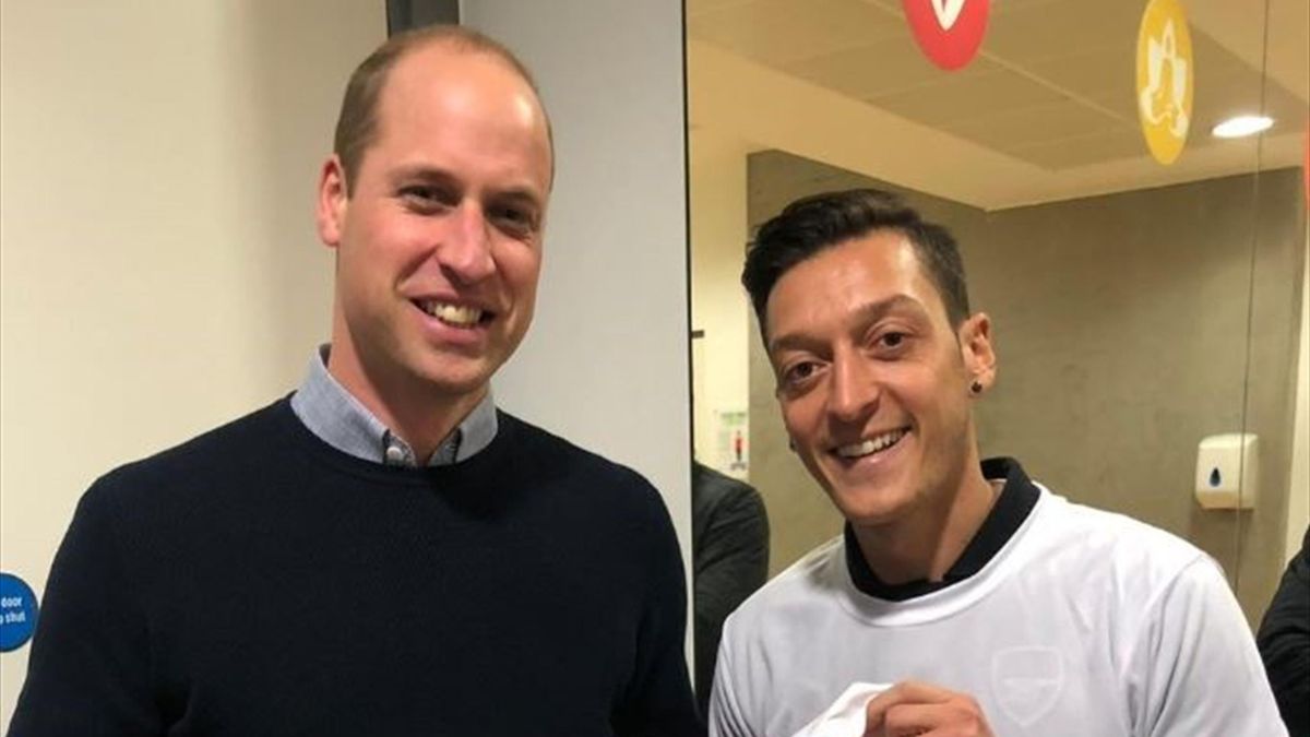 Mesut Ozil Und Prinz William Wollen Frieden Durch Fussball Fordern Eurosport