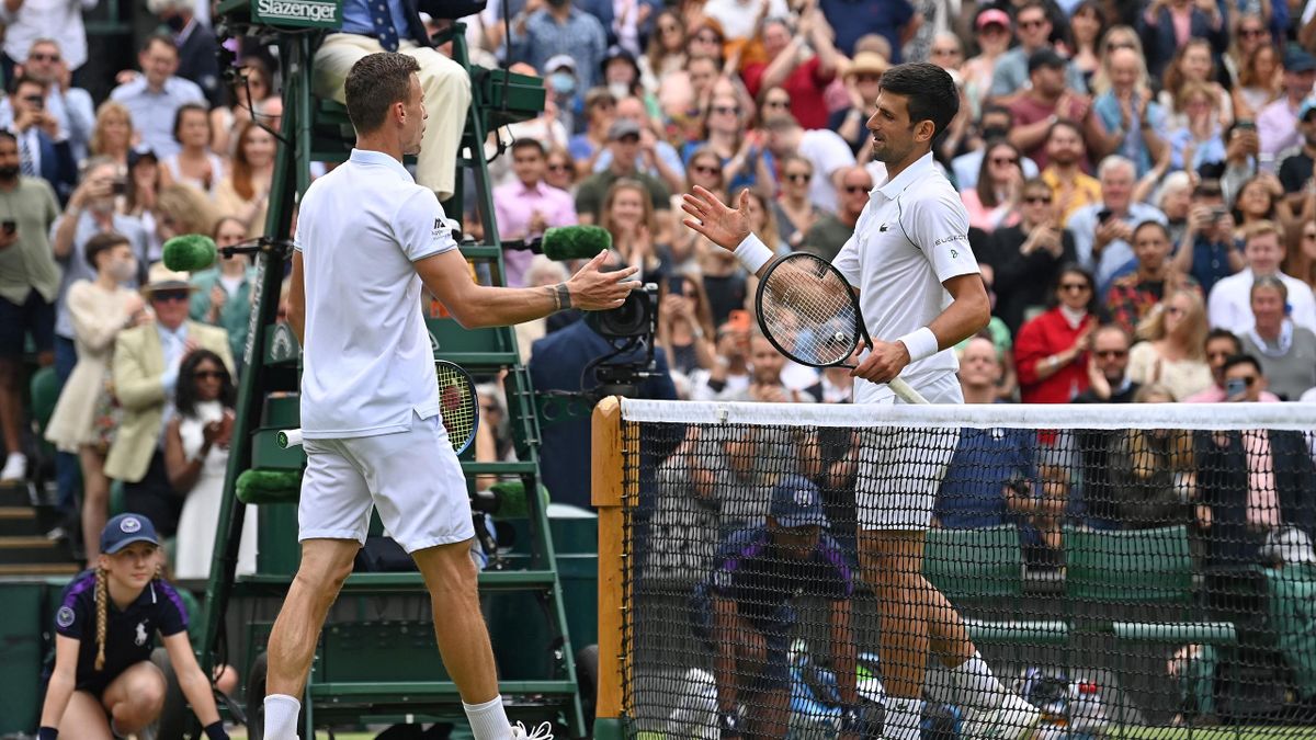 Olasz-angol döntő jön a foci Eb-n, Federer 19 év után ...