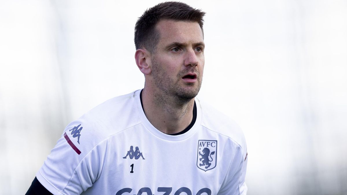 Football News Tom Heaton To Join Manchester United As Free Agent And Back Up David De Gea Dean Henderson Reports Eurosport