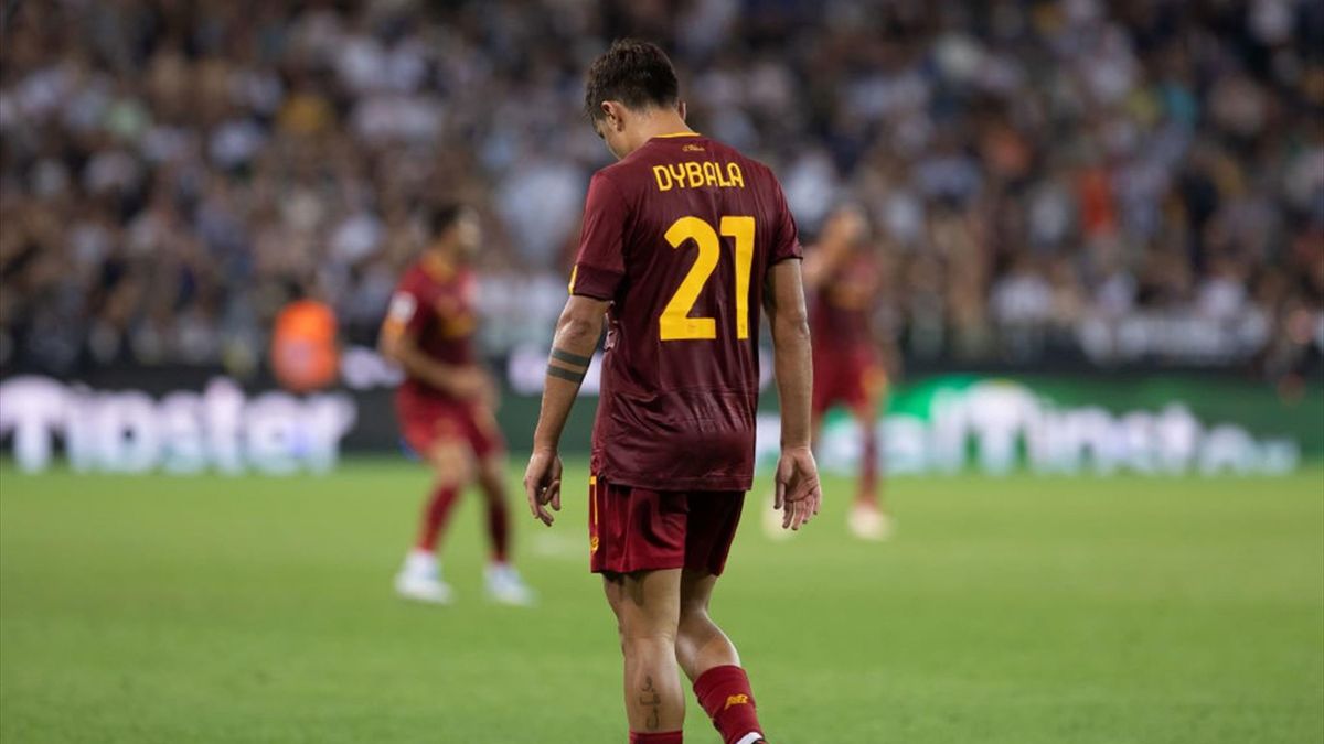 Paulo Dybala sconsolato durante Udinese-Roma - Serie A 2022-23
