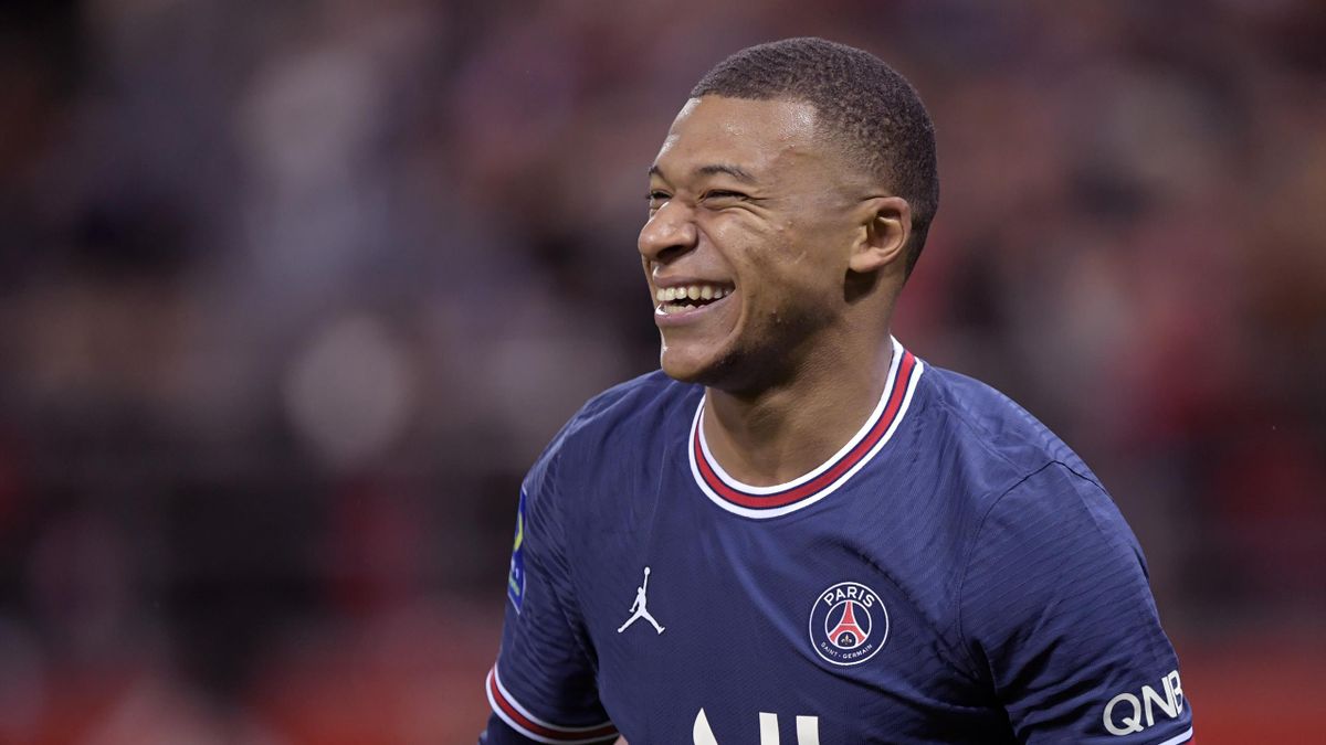 Eks Glava Selekcionnoj Sluzhby Pszh Luis Ferrer Rasskazal Chto Fotografii Reala Visyat U Kiliana Mbappe Dazhe V Vannoj Eurosport