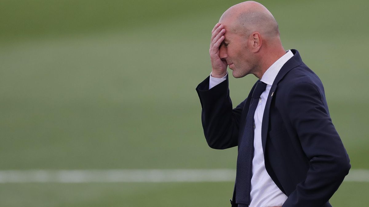 Zinedine Zidane, extrem de dezamătit că presa consideră că Real e avantajată de arbitri