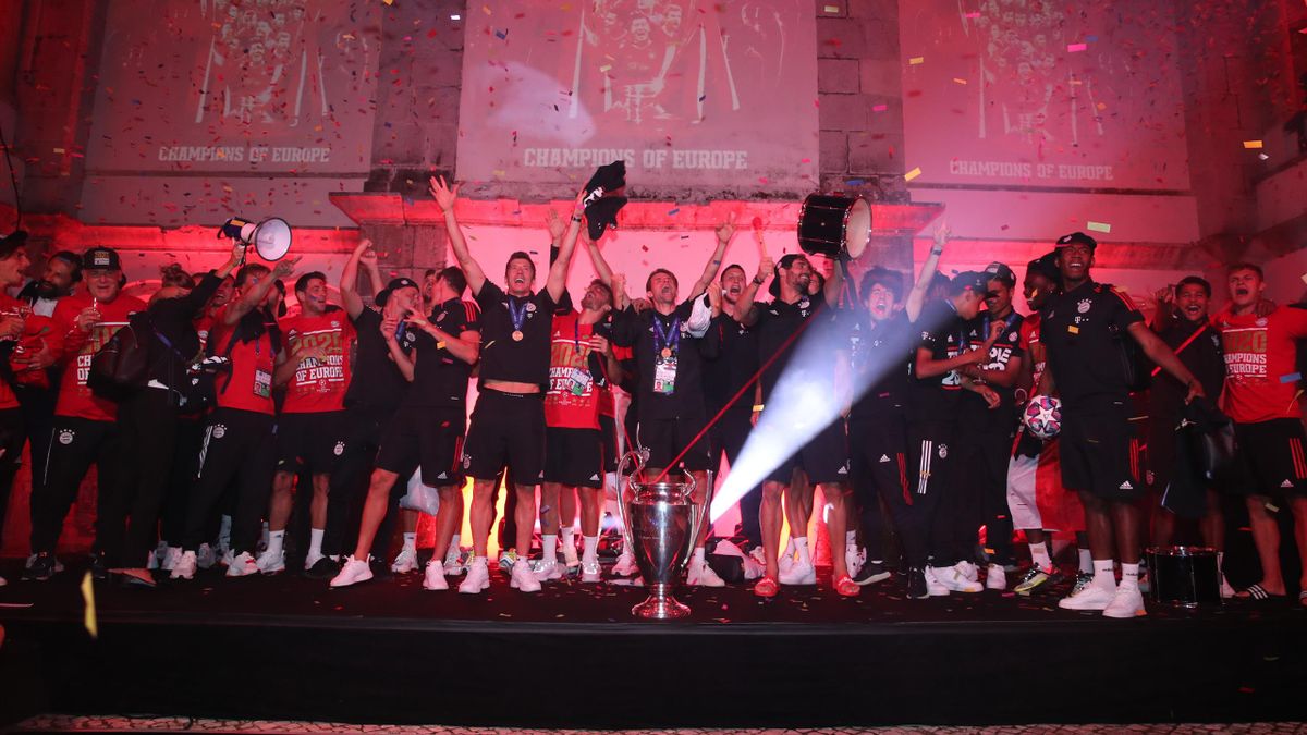 Fc Bayern Feiert Triple Party In Lissabon Bis Tief In Die Nacht Eurosport
