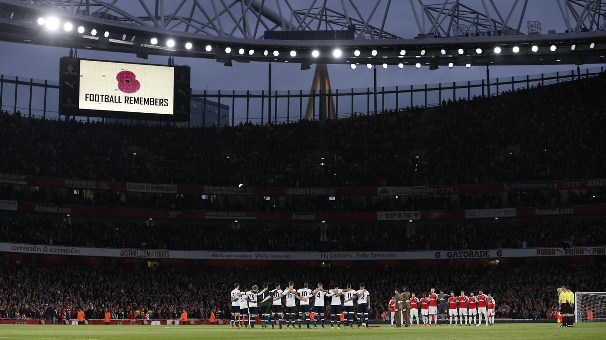 Le 8 novembre 2015, à l'Emirates Stadium, avant Arsenal-Tottenham.