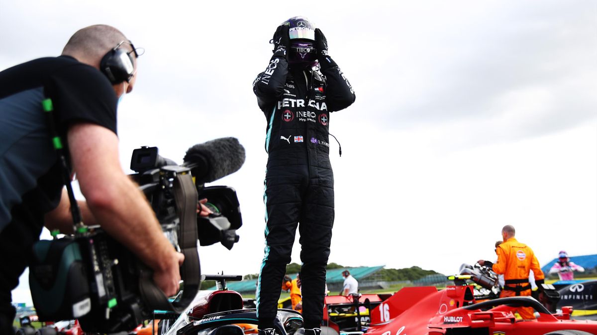 L'incredulità di Lewis Hamilton (Mercedes) al traguardo del GP di Gran Bretagna, Mondiale F1 2020, Getty Images