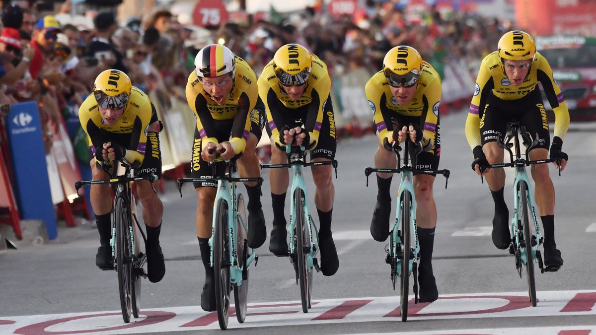 Jumbo - Visma kwam tijdens de openingstijdrit van La Vuelta 2019 ten val