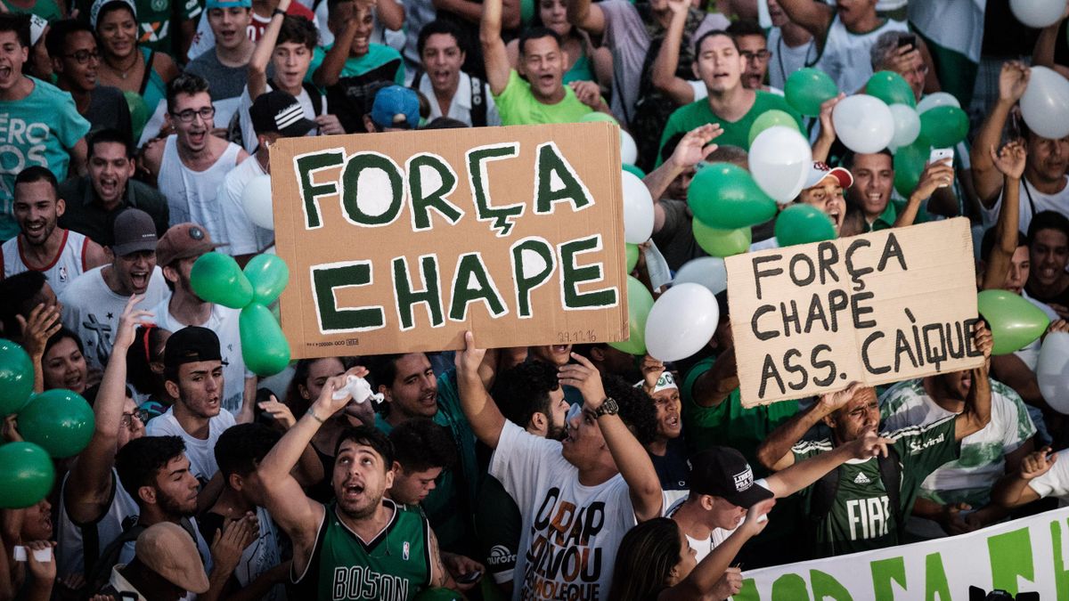 Trauer Um Chapecoense Nach Dem Flugzeugabsturz Gab Es Einen Gottesdienst Statt Finale Im Stadion Eurosport