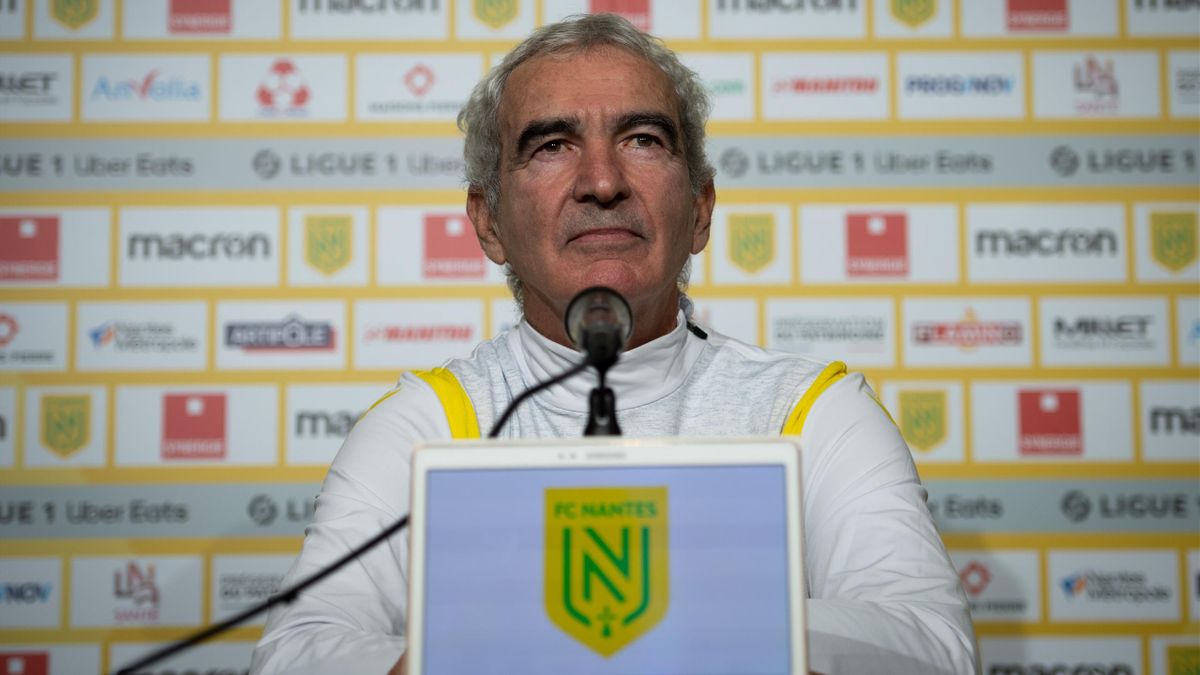 Raymond Domenech lors de sa première conférence de presse en qualité d'entraîneur du FC Nantes, le 31 décembre 2020.