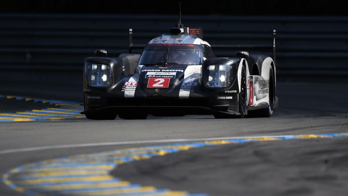German's Marc Lieb drives his Porsche 919 Hybrid N°2 during the 84th Le Mans 24-hours endurance race, on June 19, 2016 in Le Mans, western France.