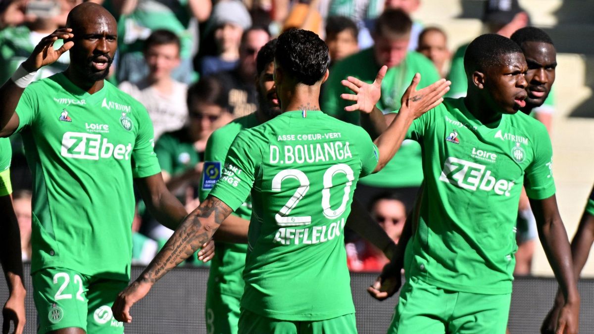 La joie des Stéphanois après le but de Mahdi Camara contre Brest, samedi 16 avril 2022. / Ligue 1