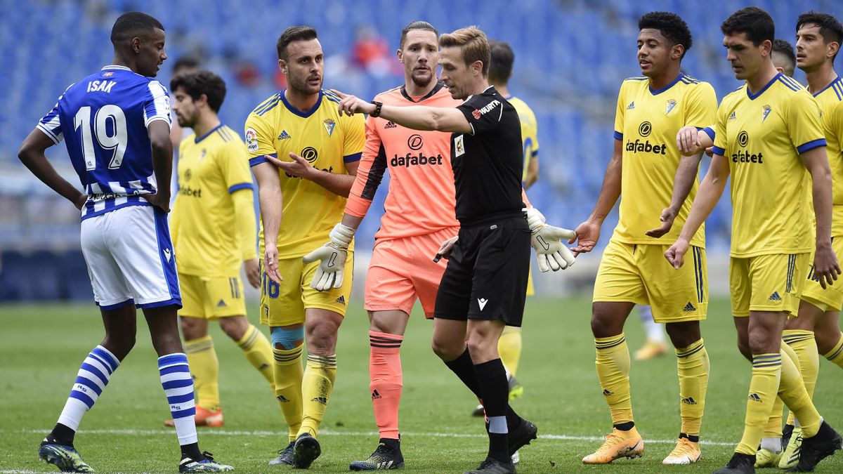 Fix Var Say Disgruntled Cadiz After 4 1 Thrashing By Real Sociedad Prompts Letter To Spanish Fa Eurosport