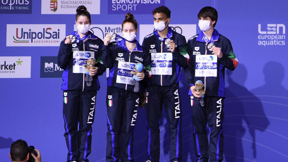 La squadra azzurra è d'argento al team event degli Europei di Budapest