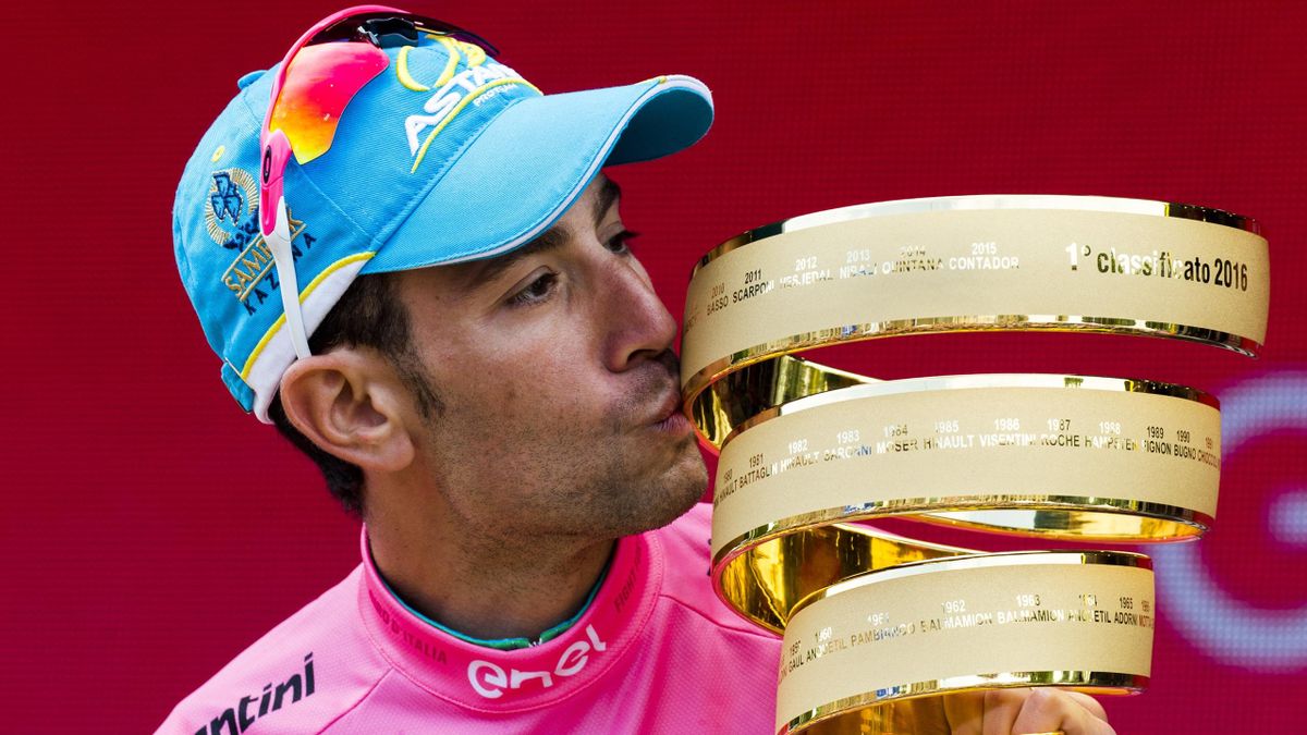 Vincenzo Nibali trofeo Giro d'Italia 2016 - Getty Images