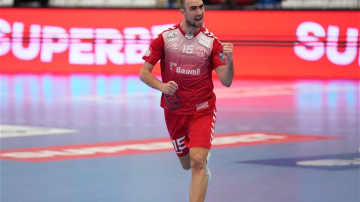Dinamo handbal - Valentin Ghionea