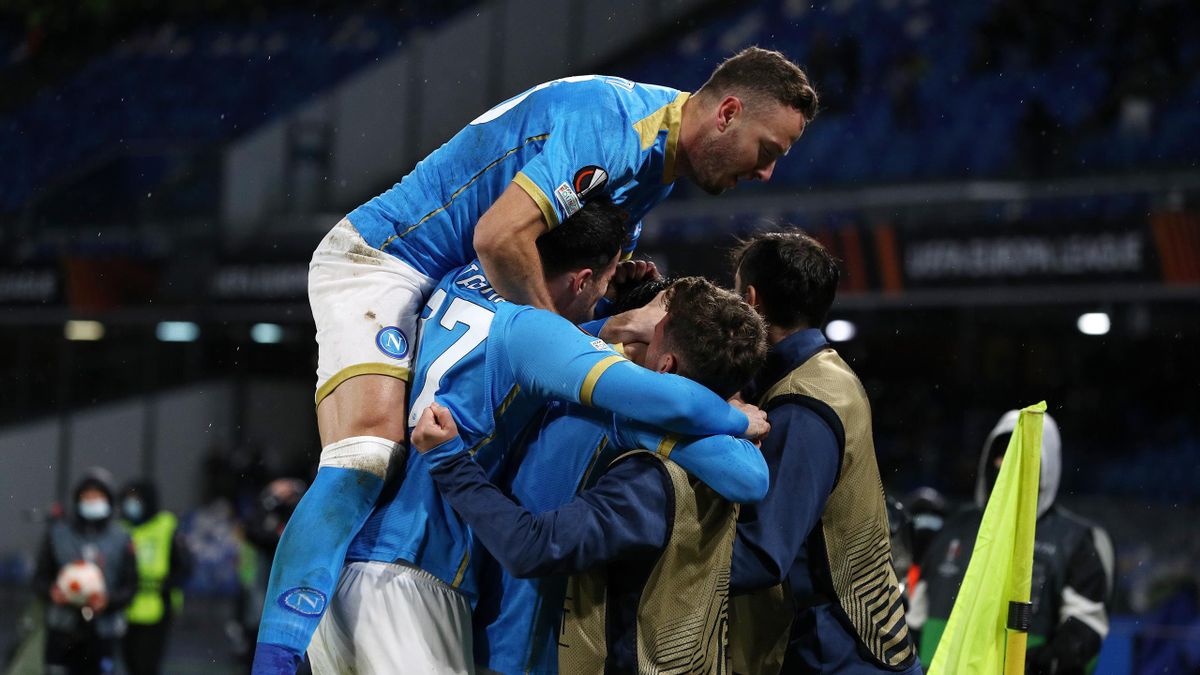 NAPLES, ITALY - DECEMBER 09: Eljif Elmas of SSC Napoli (obscured) celebrates with teammates after scoring their team's third goal during the UEFA Europa League group C match between SSC Napoli and Leicester City at Stadio Diego Armando Maradona on Decembe