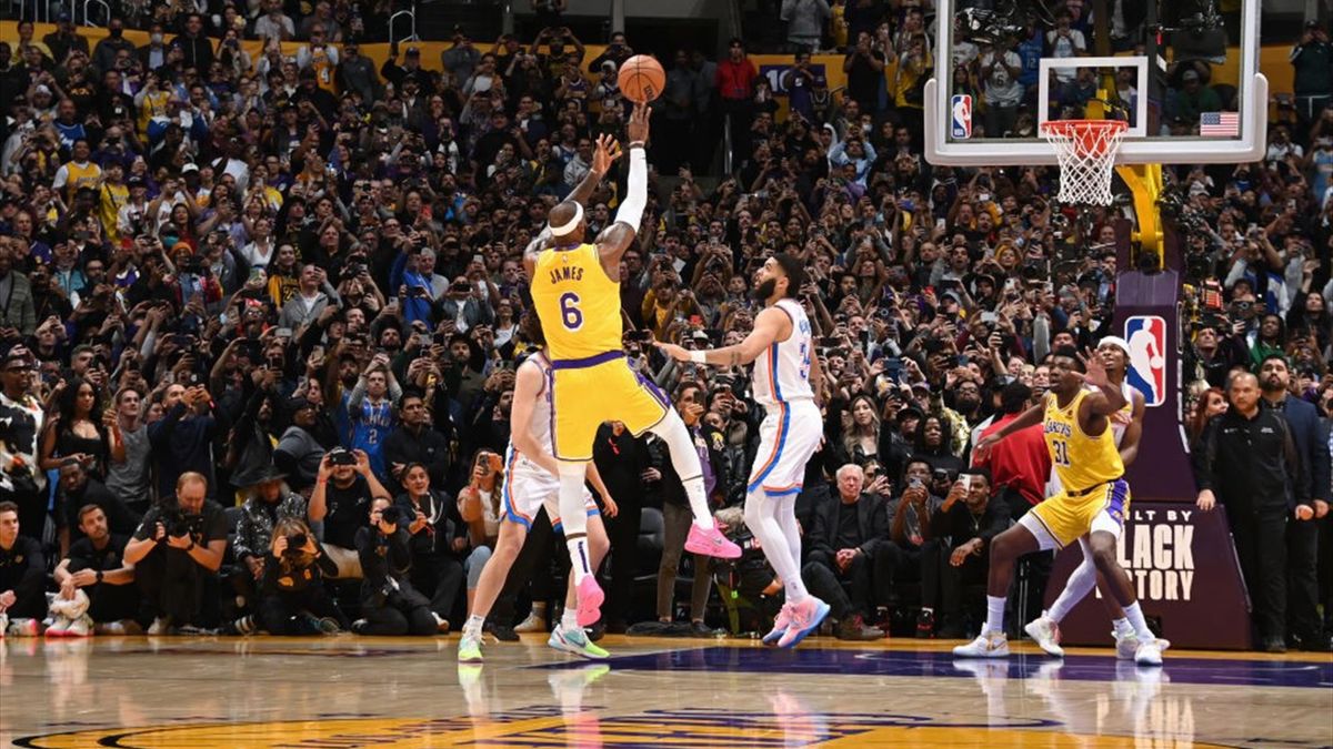 NBA | Dos fotos para la historia: La secuencia del tiro de LeBron James  para batir el récord y el papel a lo Chamberlain - Eurosport