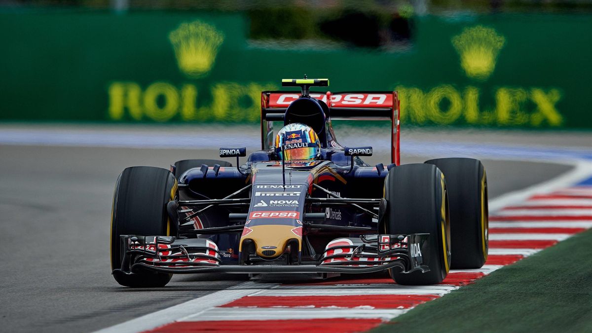 Schwerer Unfall Von Carlos Sainz Im 3 Freien Training Zum Grossen Preis Von Russland In Sotschi Eurosport