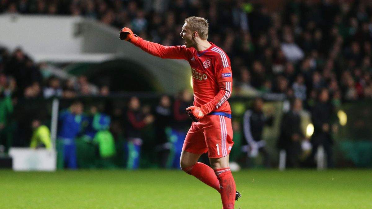Barcelona Confirm 12 8 Million Move For Goalkeeper Jasper Cillessen Eurosport