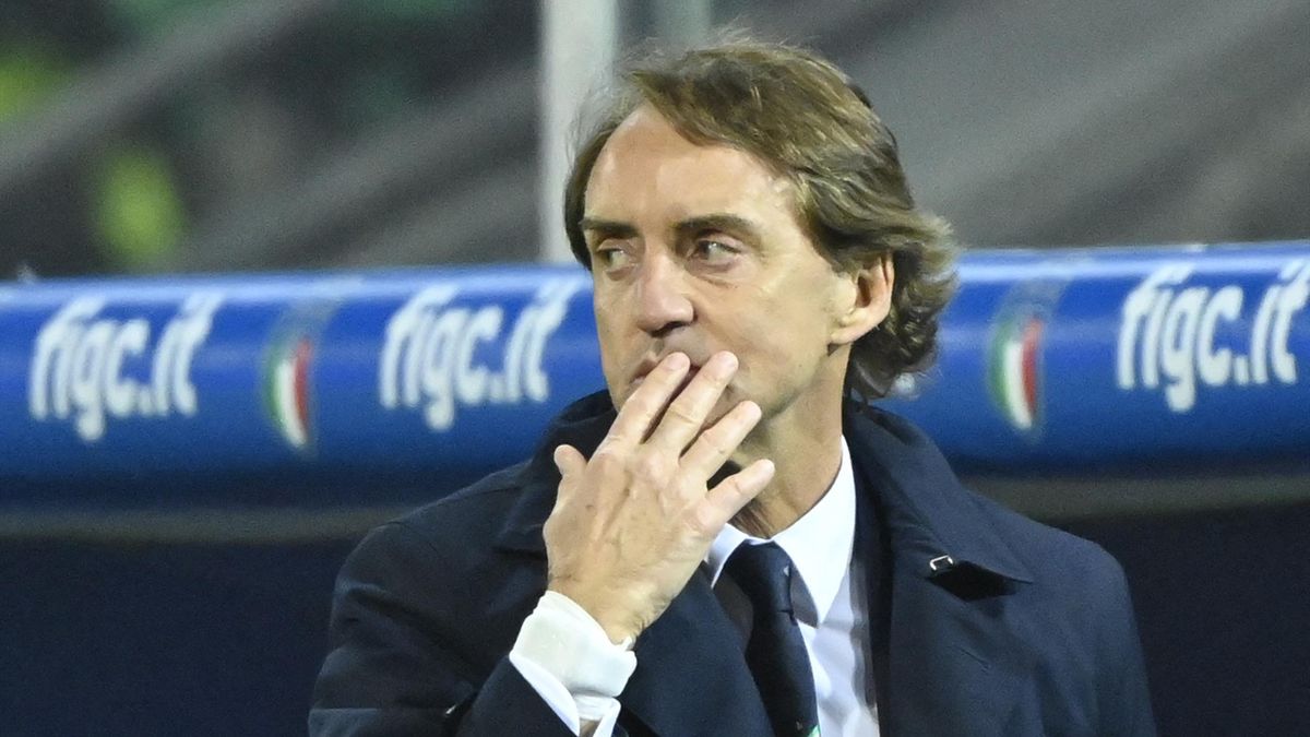 Italy's coach Roberto Mancini reacts during the 2022 World Cup qualifying play-off football match between Italy and North Macedonia, on March 24, 2022 at the Renzo-Barbera stadium in Palermo.