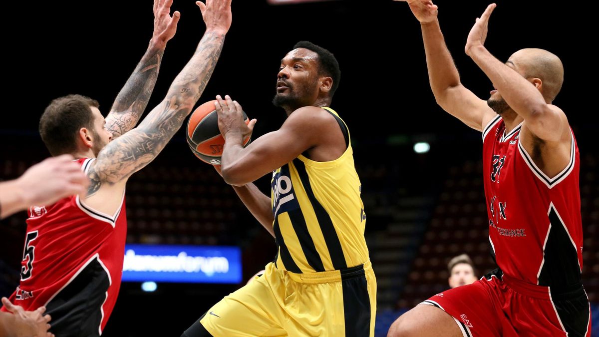 Dyshawn Pierre, #21 of Fenerbahce Beko Istanbul in action during the 2020/2021 Turkish Airlines EuroLeague Regular Season Round 27 match between AX Armani Exchange Milan and Fenerbahce Beko Istanbul at Mediolanum Forum on March 03, 2021 in Milan, Italy