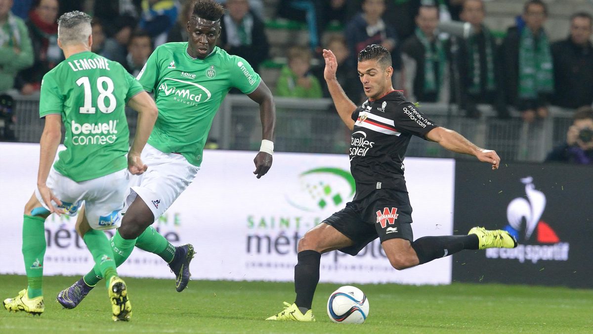 45e minute de Saint-Etienne - Nice : Hatem Ben Arfa passe en revue la défense forézienne et inscrit le troisième but azuréen à Geoffroy-Guichard.