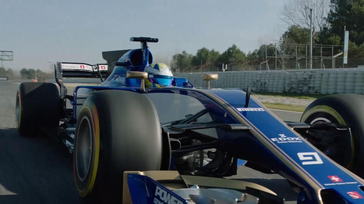 Evening News : F1 team Sauber test their new car in Barcelona + itw