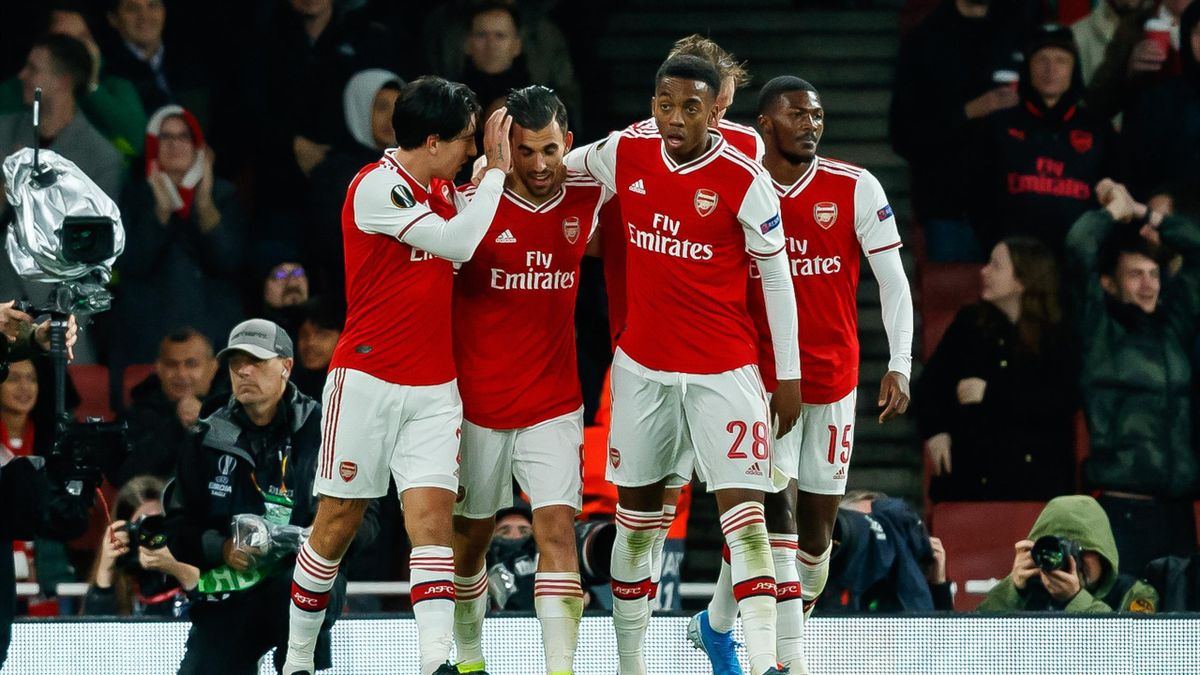 Dani Ceballos of FC Arsenal celebrates after scoring his team's fourth goal with team mates during the UEFA Europa League group F match between Arsenal FC and Standard Liege at Emirates Stadium on October 3, 2019 in London, United Kingdom. (