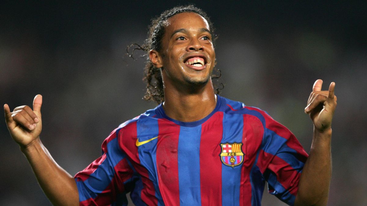 Ronaldinho prend sa retraite mais laisse derrière lui quelques tours de magie inoubliables