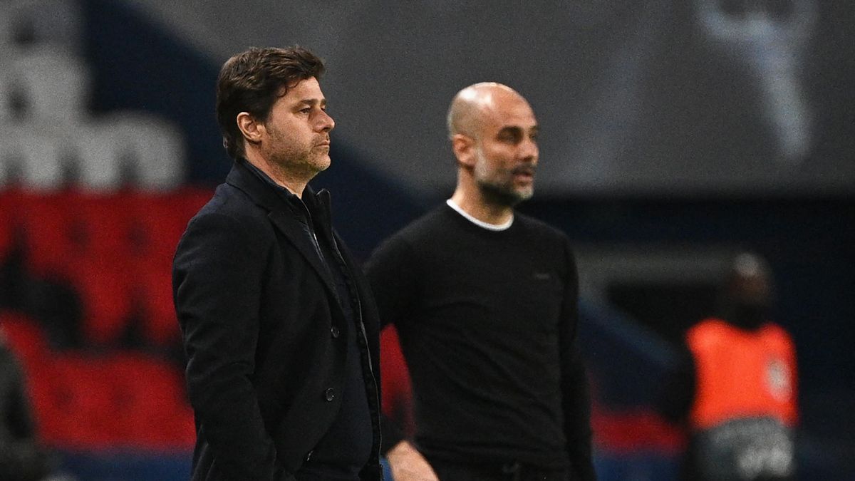 Paris Saint-Germain's Argentinian head coach Mauricio Pochettino (L) gives his instructions next to Manchester City's Spanish manager Pep Guardiola during the UEFA Champions League first leg semi-final football match between Paris Saint-Germain (PSG) and