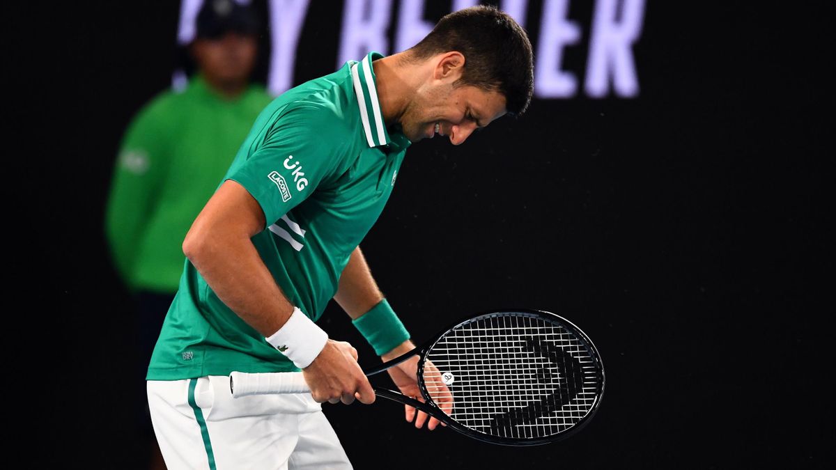 Novak Djokovic ist angeschlagen (Australian Open 2021)