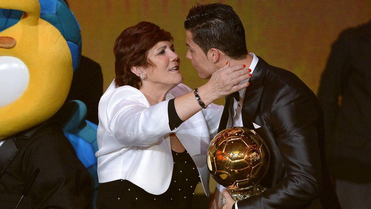 Cristiano Ronaldo (r) and his mother Dolores Aveiro – PUB NOT ITA